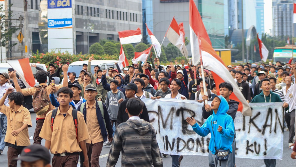 Mahasiswa demo aksi kpk tolak rkuhp ruu demonstrasi kampus tagar kamis revisi gedung menggelar menolak sejumlah aksinya berbagai