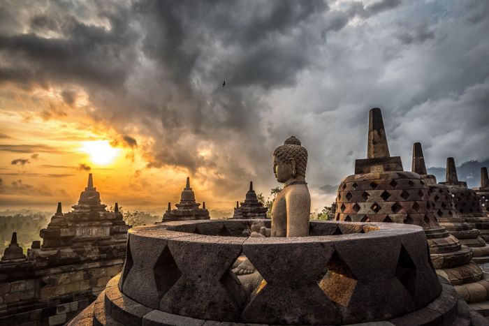 Tengah candi borobudur magelang