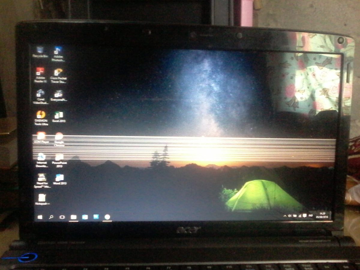 Layar laptop mengatasi yang