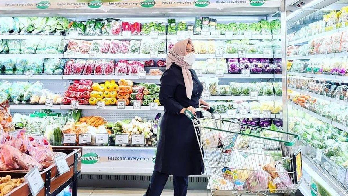 Tunjukkan rute ke supermarket terdekat dari lokasi saya sekarang
