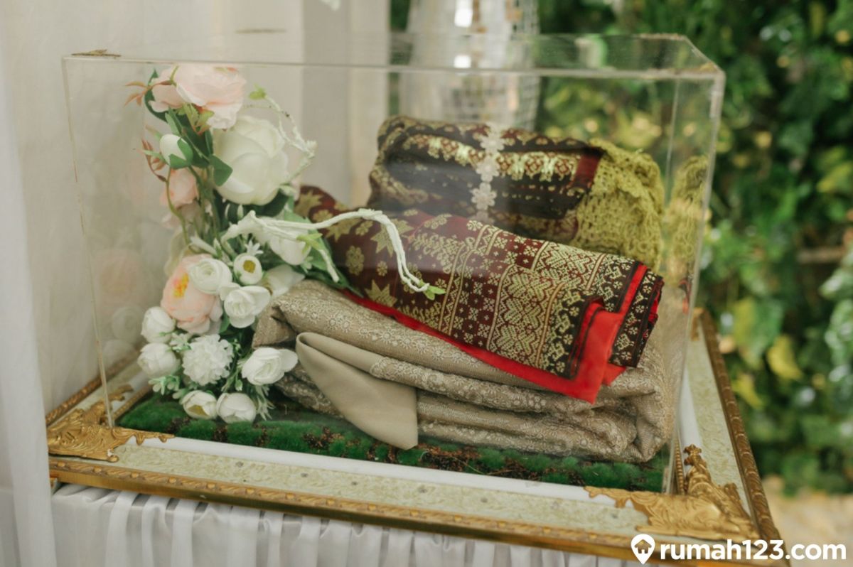 Hantaran pernikahan seserahan isi nikah pengantin hipwee perhiasan calon wanita berkesan harus inspirasi makna tersirat sekaligus menjelang perjuangan pria ilustrasi