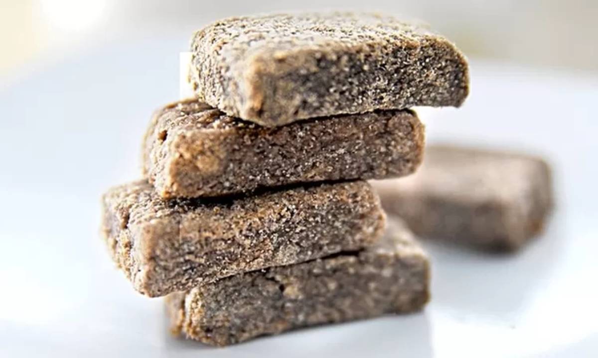 Cara membunuh pohon besar dengan garam